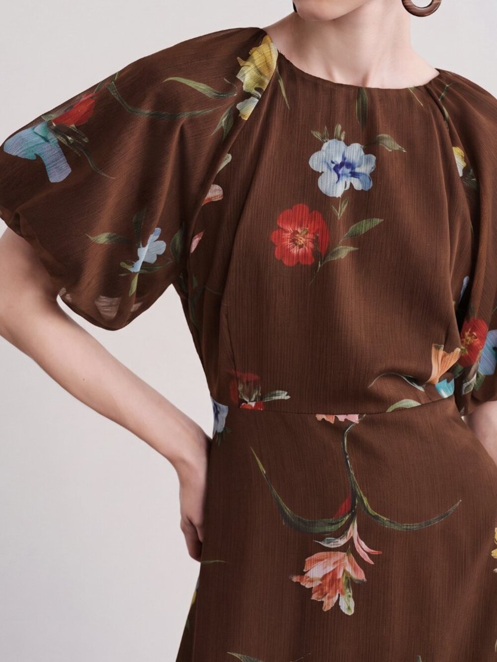 Coffee Elegant Women's Chiffon Floral Print Raglan Short Sleeve Round Neck Dress - Picture 7 of 7